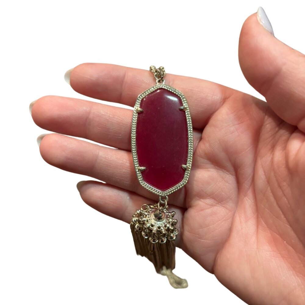 KENDRA SCOTT Rayne Gold Long Pendant Necklace in Maroon
